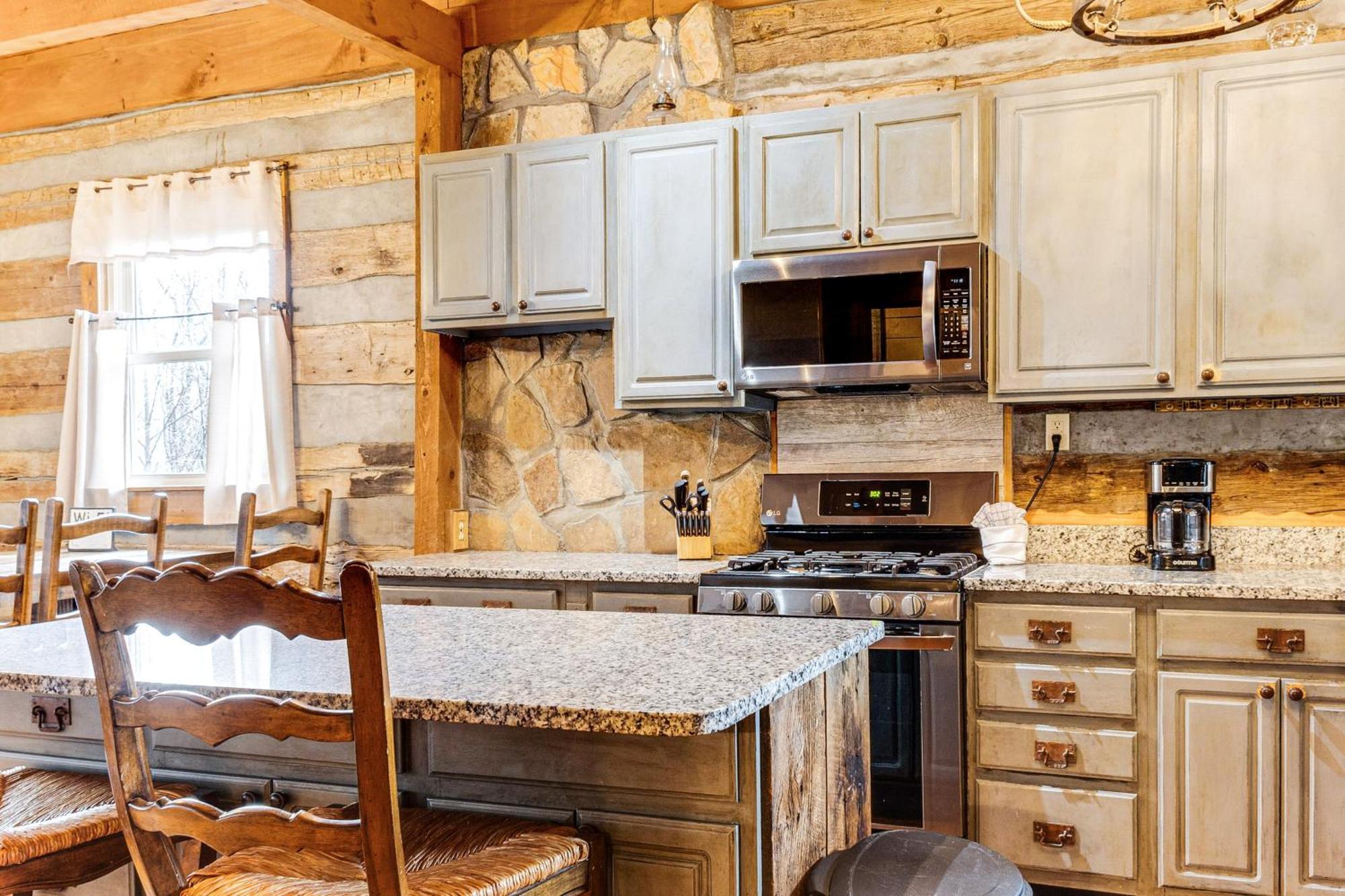 Spacious Gatlinburg Cabin With Hot Tub And Game Room! Dış mekan fotoğraf
