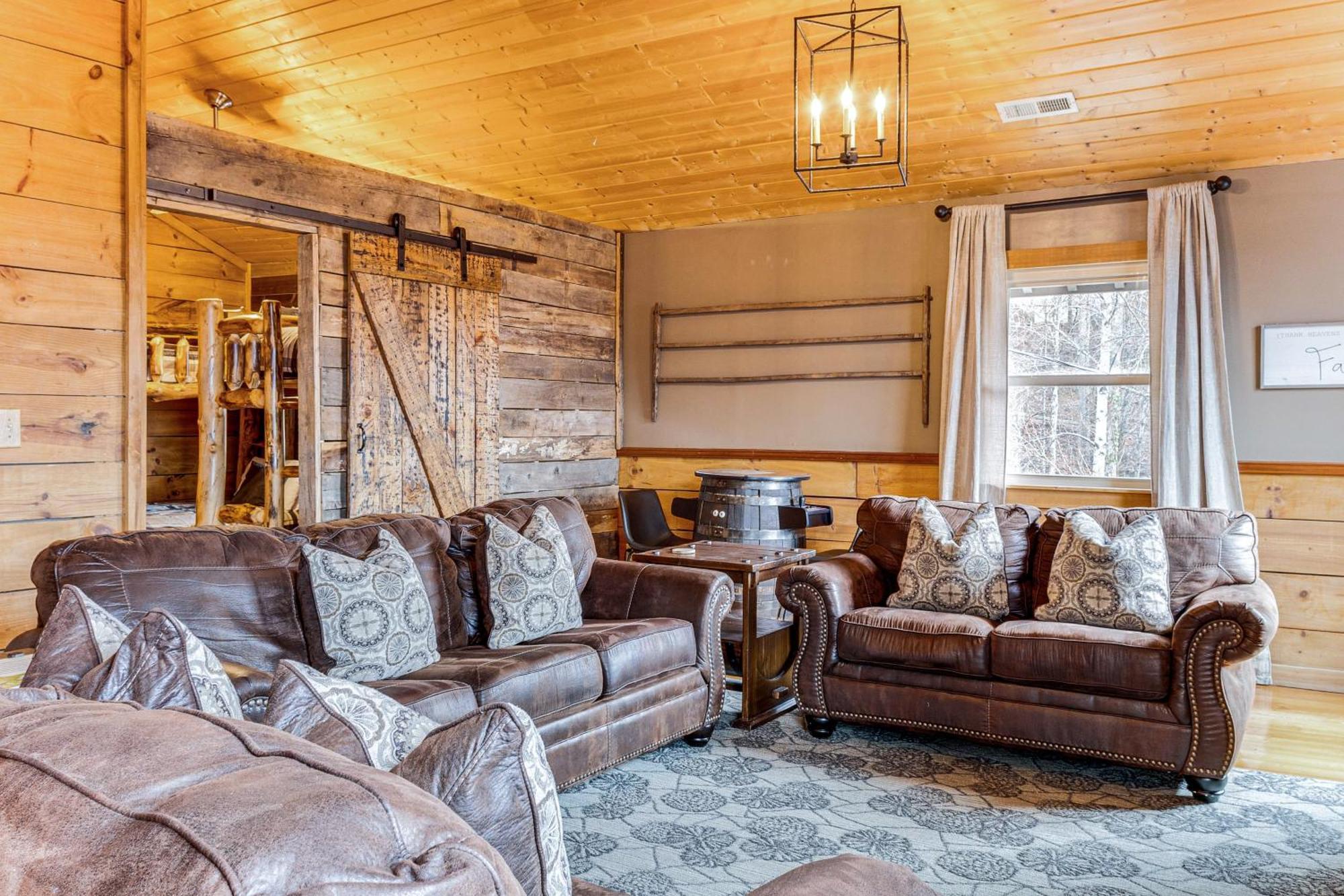 Spacious Gatlinburg Cabin With Hot Tub And Game Room! Dış mekan fotoğraf