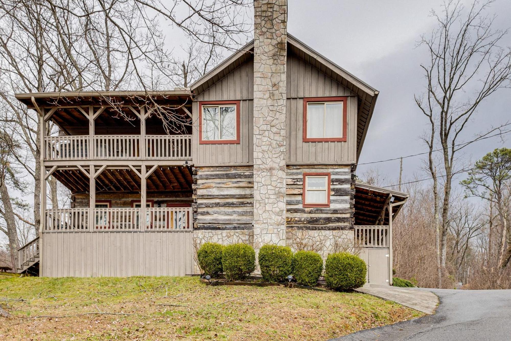 Spacious Gatlinburg Cabin With Hot Tub And Game Room! Dış mekan fotoğraf