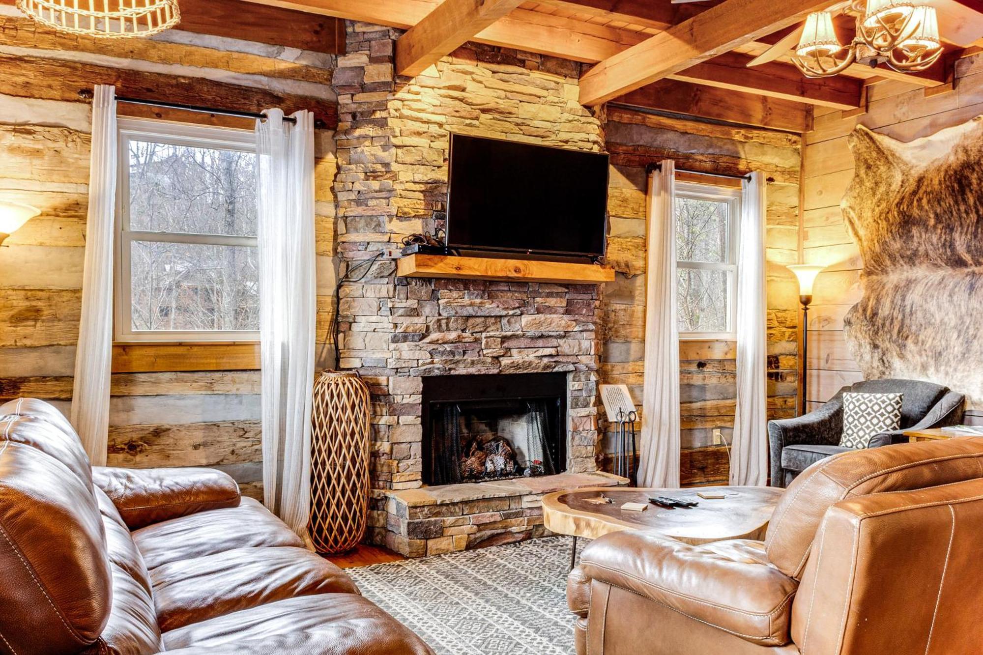 Spacious Gatlinburg Cabin With Hot Tub And Game Room! Dış mekan fotoğraf
